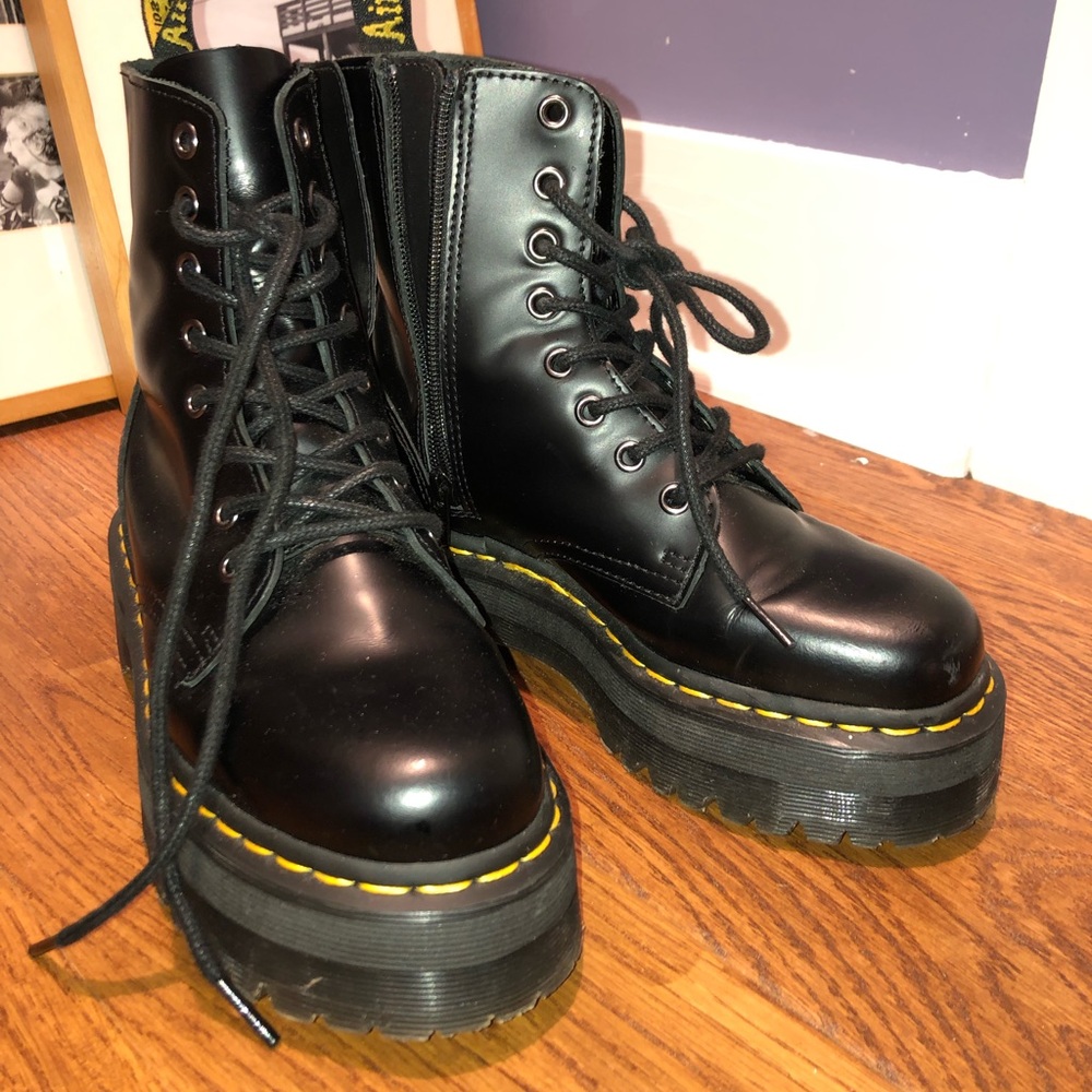 BRAND NEW DR MARTEN JADON BOOTS
